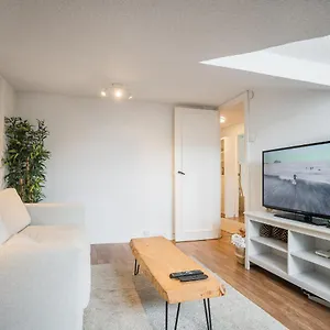 Txori-toki Apartment